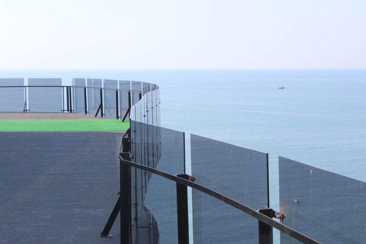 Apartment On The Back Sea Batumi Kültér fotó